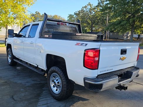 Used 2019 Chevrolet Silverado 2500 LT w/ Z71 Package, Off-Road image 9