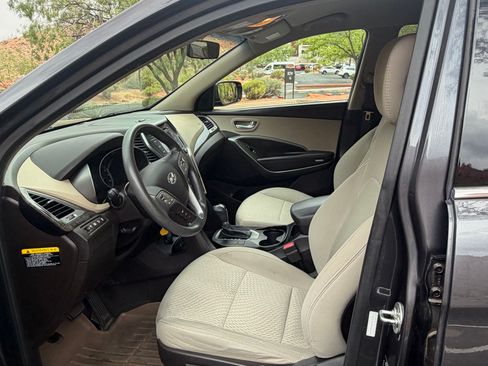 Used 2017 Hyundai Santa Fe Sport FWD image 12