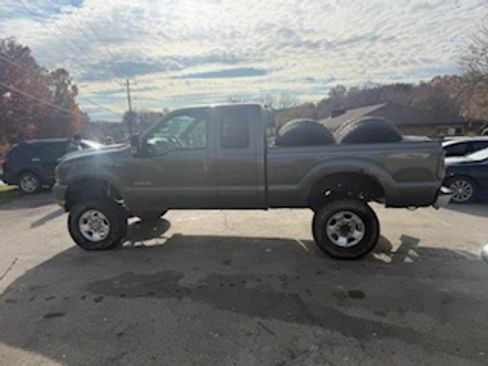 Used 2003 Ford F350 XLT image 1