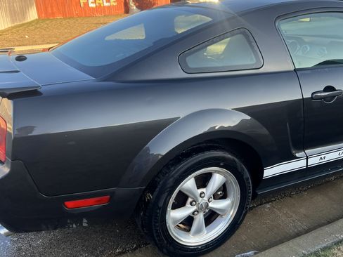 Used 2009 Ford Mustang Premium image 10