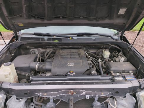 Used 2011 Toyota Tundra 4x4 Double Cab image 5