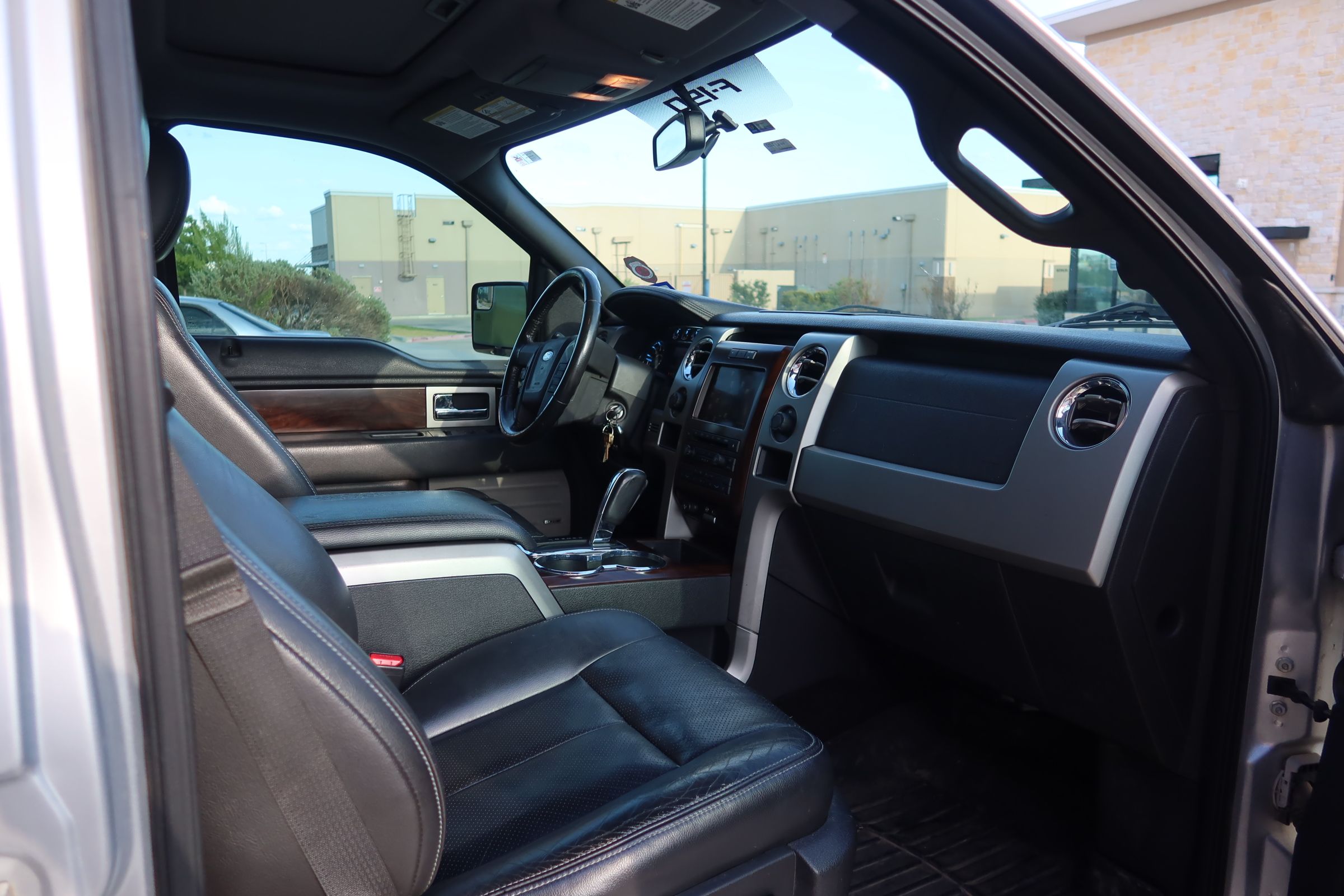 Used 2012 Ford F150 Lariat w/ Lariat Plus Pkg AWD/4WD image 9