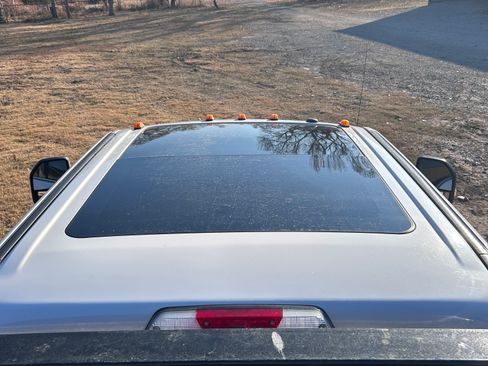 Used 2017 Ford F350 Platinum w/ FX4 Off-Road Package image 10