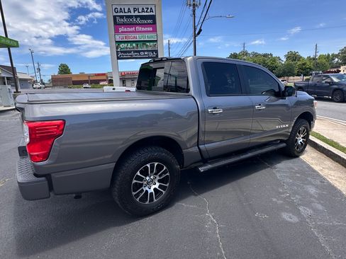 Used 2021 Nissan Titan SV AWD/4WD image 2