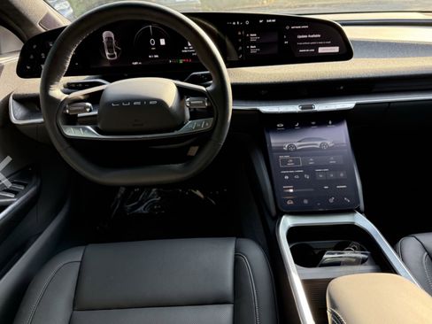 Used 2024 Lucid Air Touring image 6