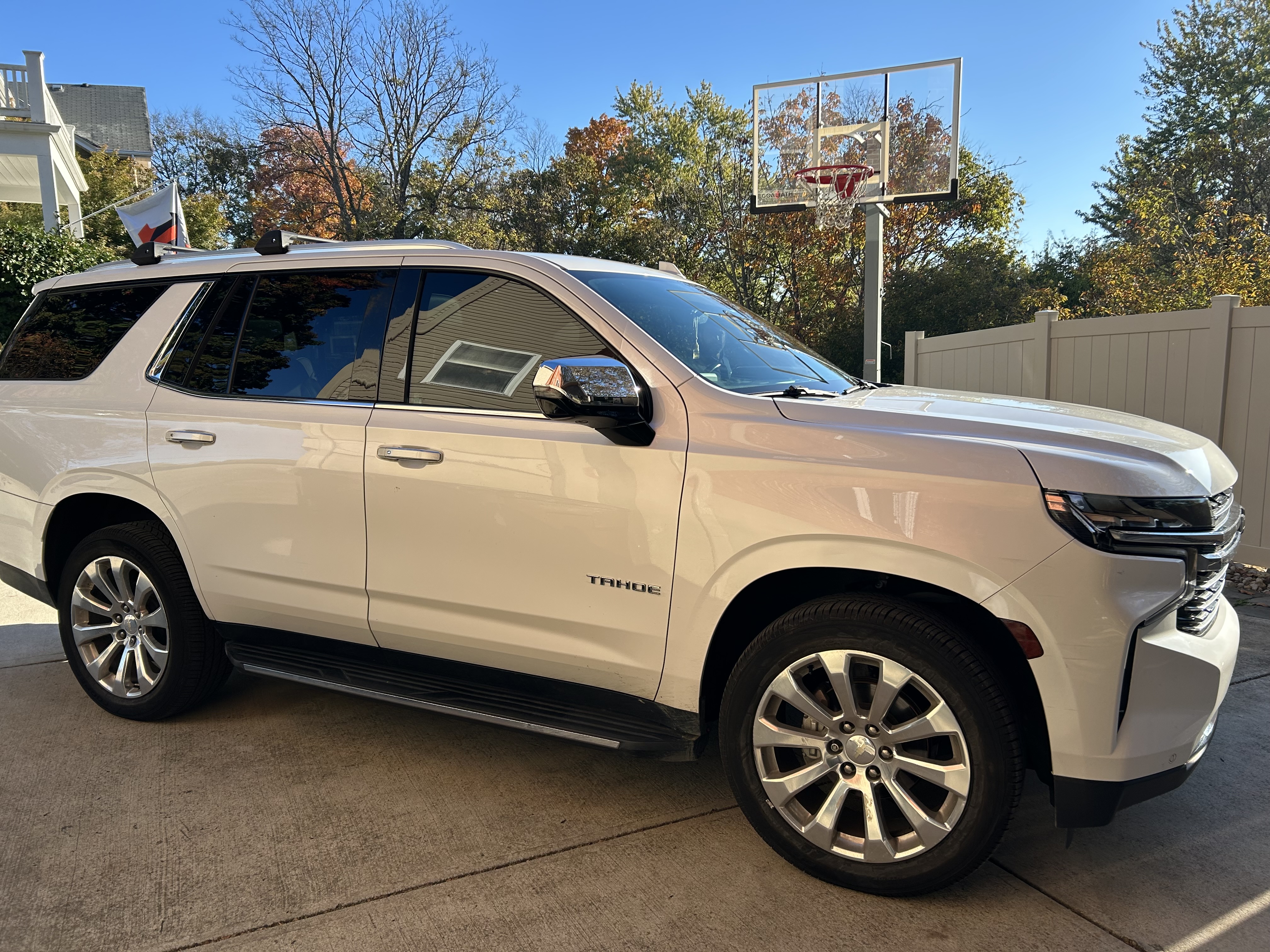 Used 2021 Chevrolet Tahoe Premier w/ Premium Package AWD/4WD image 4