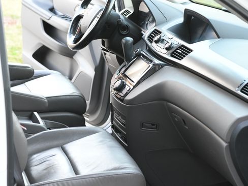 Used 2015 Honda Odyssey Touring image 19