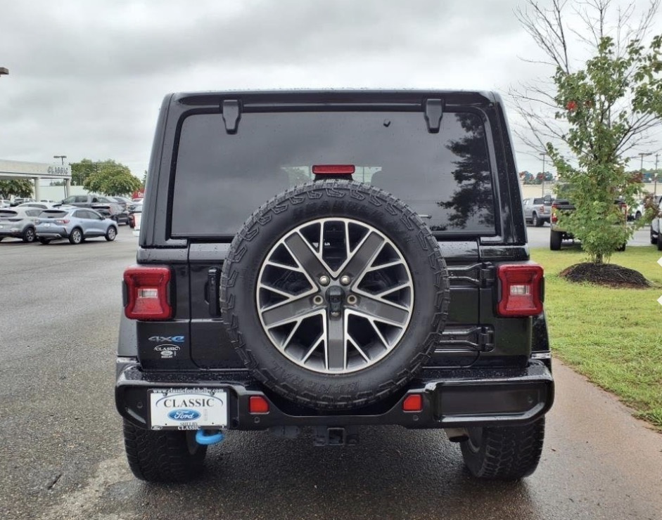 Used 2024 Jeep Wrangler High Altitude AWD/4WD image 5
