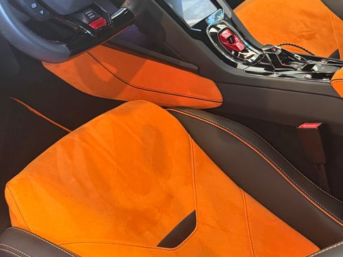 Used 2023 Lamborghini Huracan EVO AWD/4WD image 6
