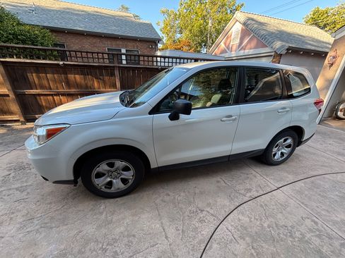 Used 2015 Subaru Forester 2.5i AWD/4WD image 5