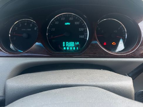 Used 2008 Buick Lucerne CXL w/ Luxury Package image 2