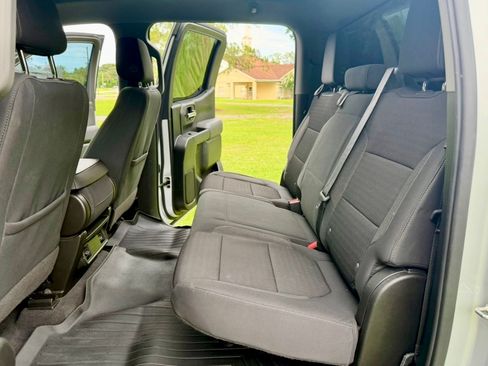 Used 2020 Chevrolet Silverado 1500 LT w/ Fleet Comfort Package AWD/4WD image 16