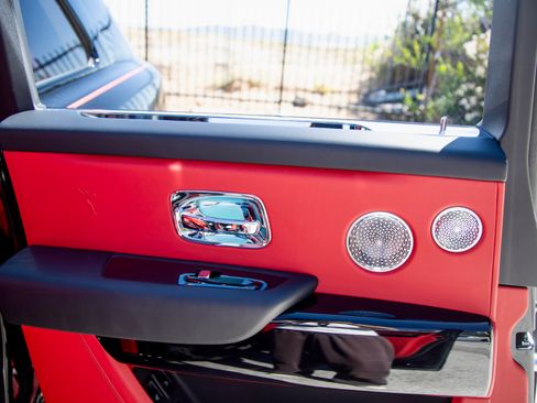 Used 2020 Rolls-Royce Cullinan image 9