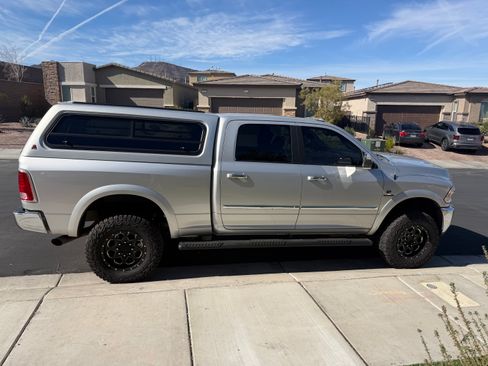 Used 2018 RAM 2500 Laramie image 6