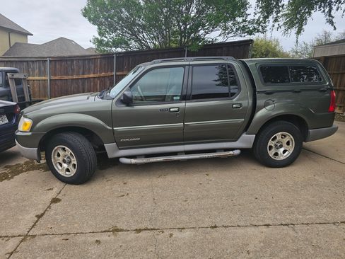 Used 2001 Ford Explorer Sport Trac 4x4 image 4