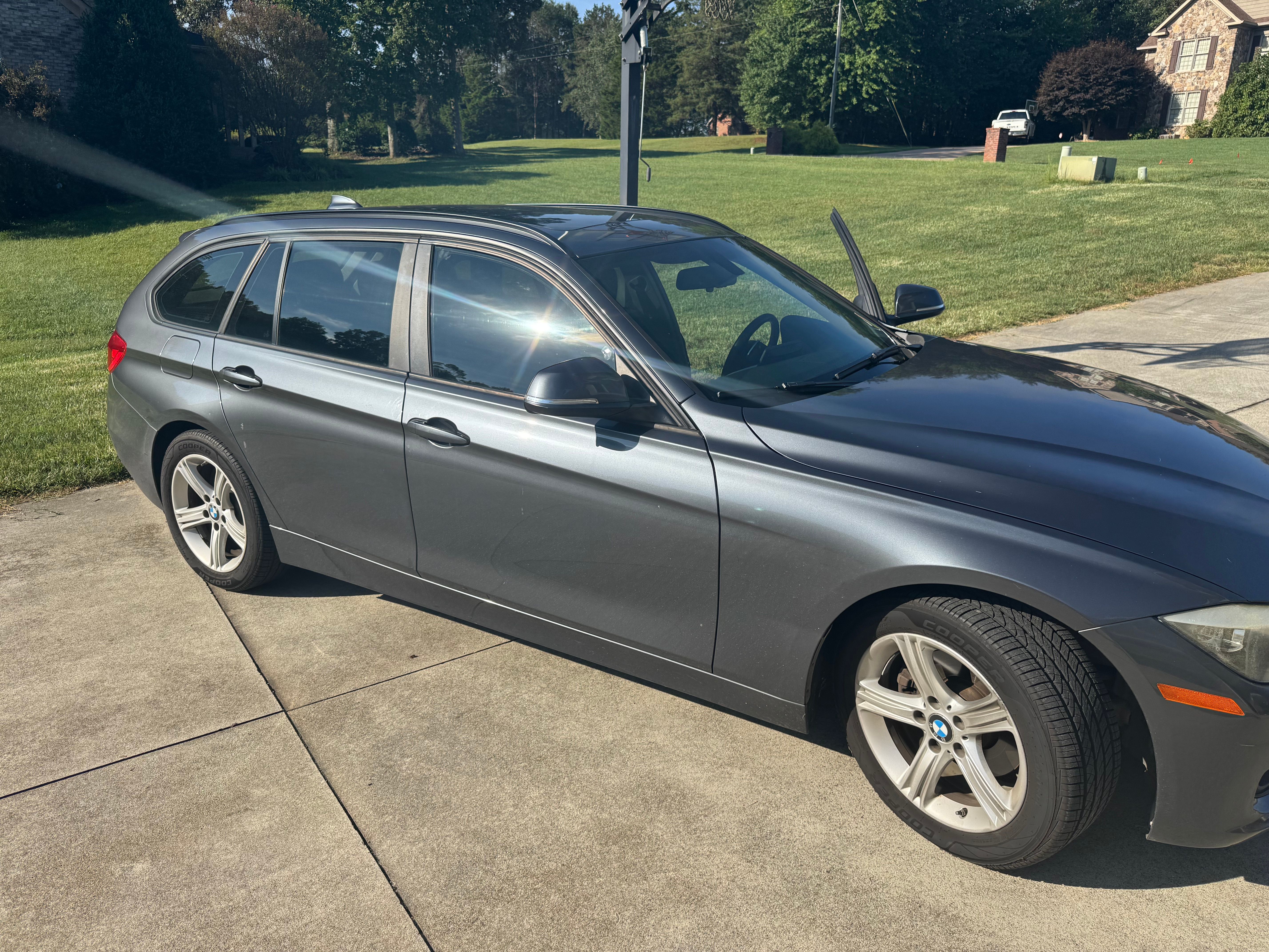 Used 2014 BMW 328d xDrive Wagon AWD/4WD image 1
