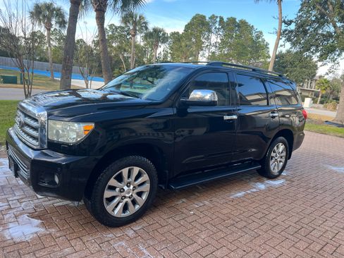 Used 2011 Toyota Sequoia Limited image 2