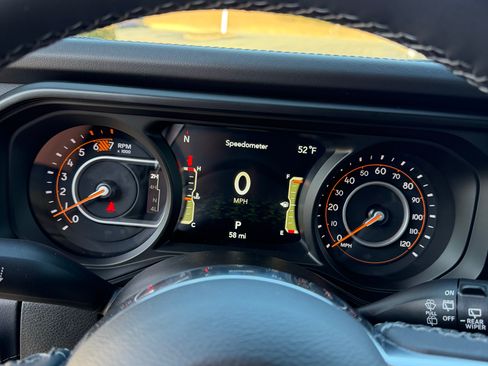 Used 2025 Jeep Wrangler Unlimited Sahara image 5