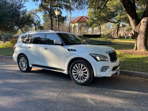 Used 2015 INFINITI QX80 Luxe w/ 22" Wheel Package image 4
