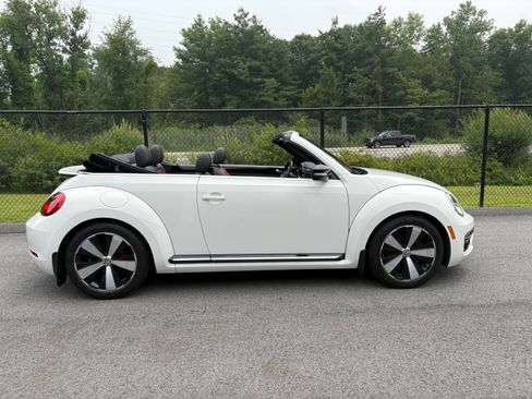 Used 2013 Volkswagen Beetle 2.0T FWD image 15