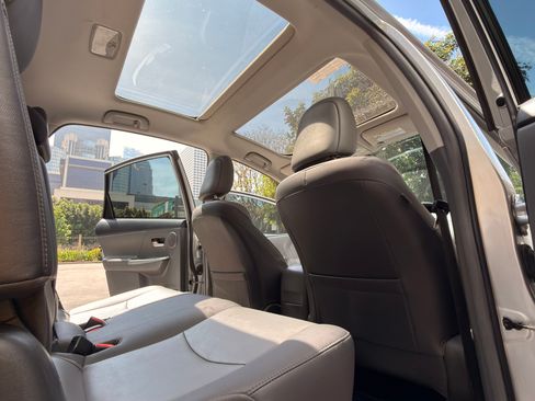 Used 2013 Toyota Prius V Five image 30