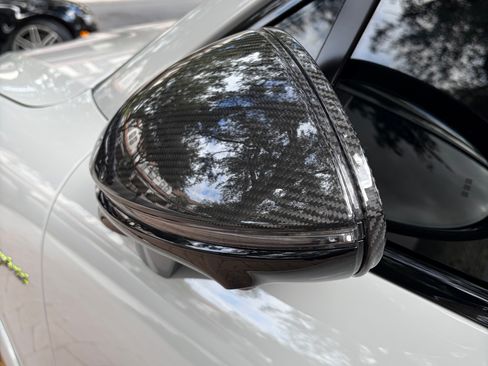 Used 2023 Porsche Cayenne Platinum Edition image 6