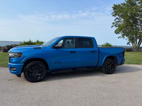 Used 2025 RAM 1500 Big Horn AWD/4WD image 2