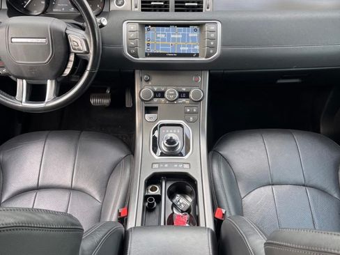 Used 2019 Land Rover Range Rover Evoque SE image 5