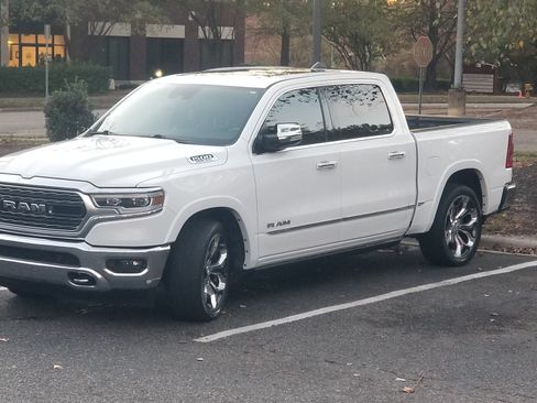 Used 2020 RAM 1500 Limited image 11