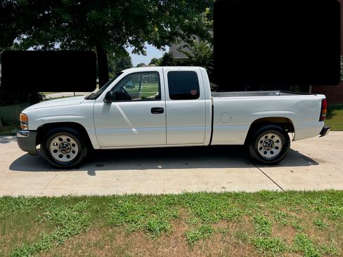 Used 2007 GMC Sierra 1500 W/T w/ Light Duty Power Package RWD image 1