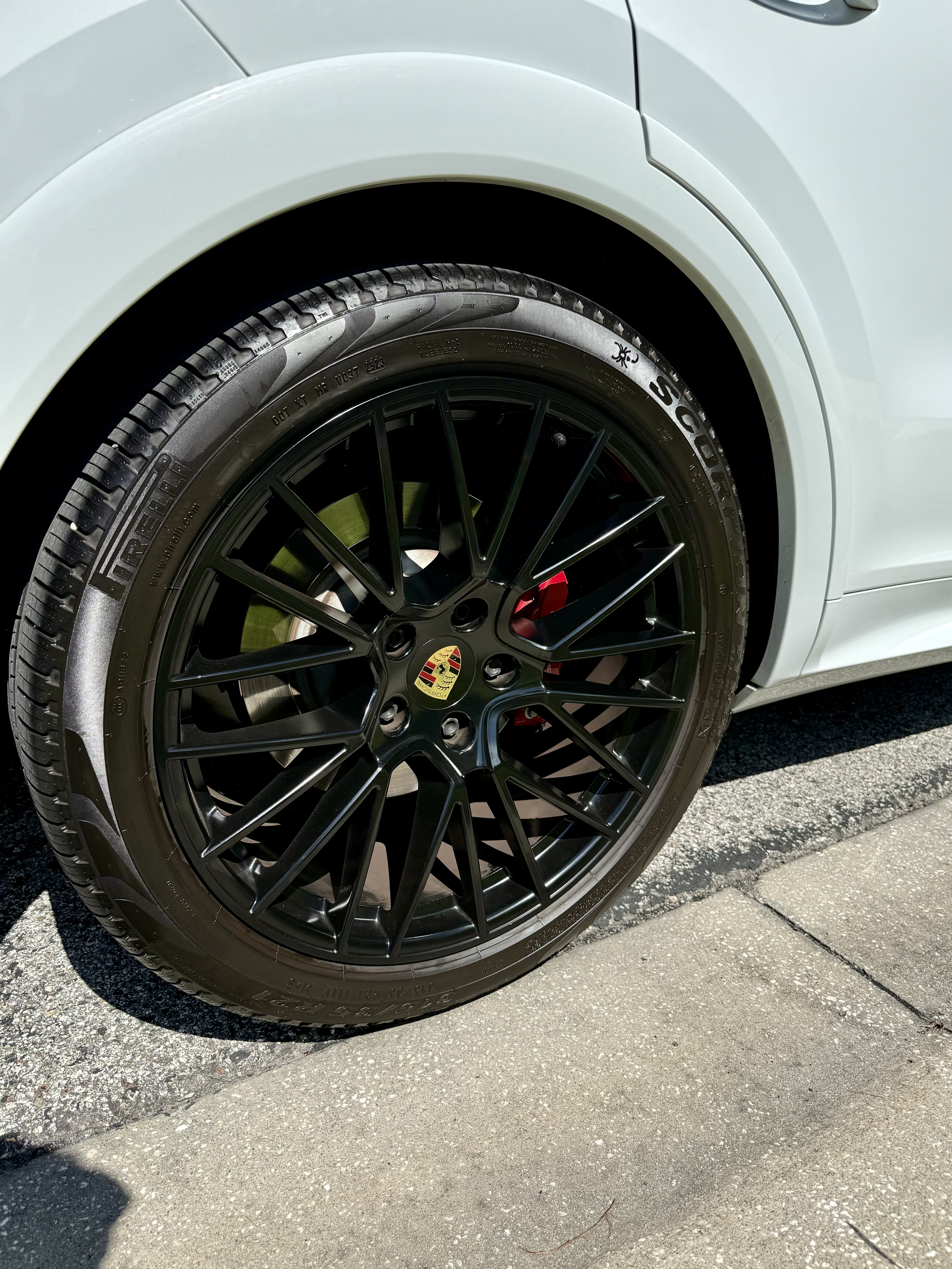 Used 2021 Porsche Cayenne GTS AWD/4WD image 12