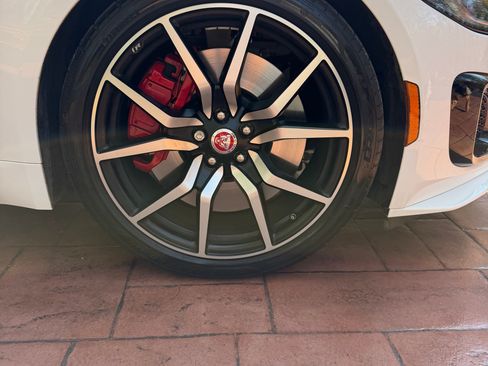 Used 2023 Jaguar F-TYPE R image 11