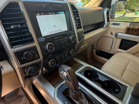 Used 2018 Ford F150 Lariat image 8