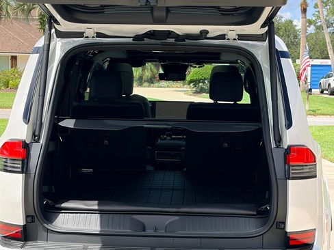 Used 2024 Lexus GX 550 w/ Cold Area Package AWD/4WD image 14