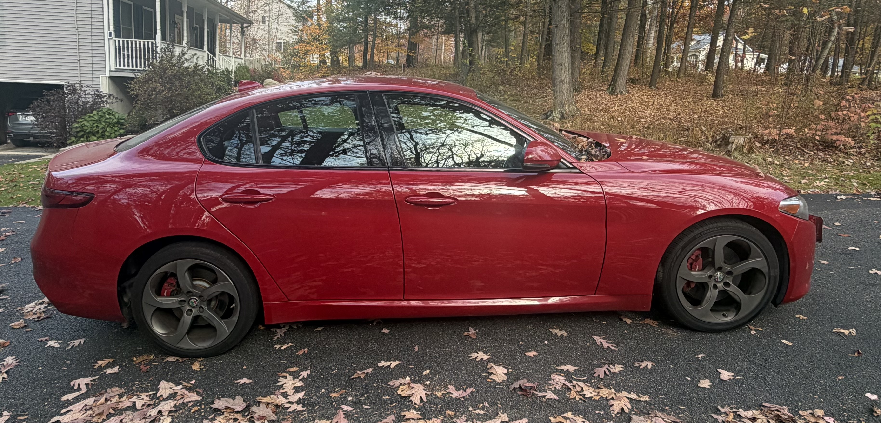 Used 2017 Alfa Romeo Giulia AWD w/ Sport Appearance Package image 9