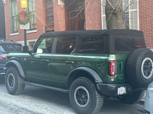 Used 2023 Ford Bronco Outer Banks w/ Sasquatch Package image 4