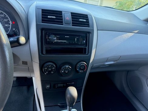 Used 2010 Toyota Corolla LE image 9