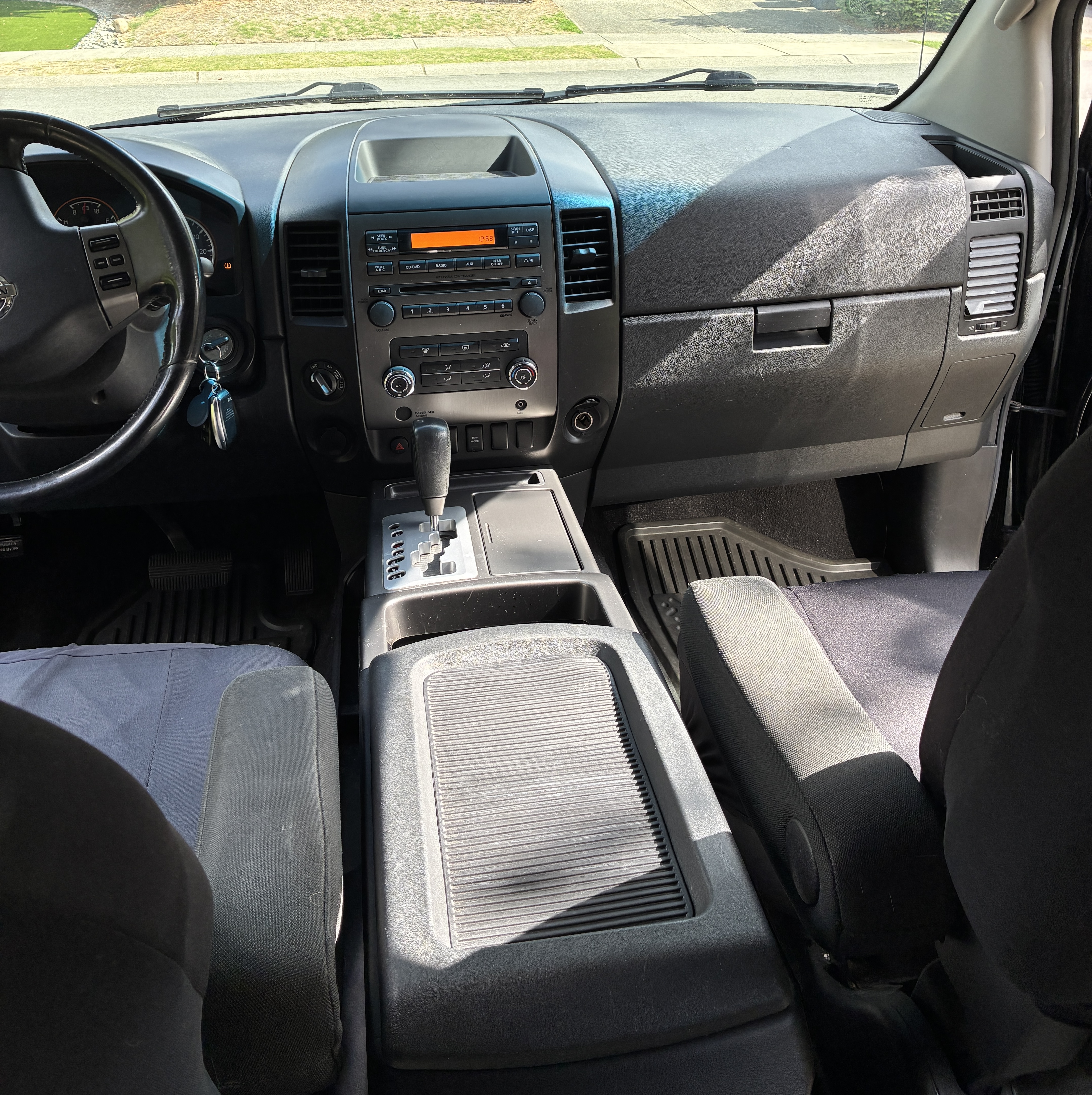 Used 2008 Nissan Titan SE AWD/4WD image 15