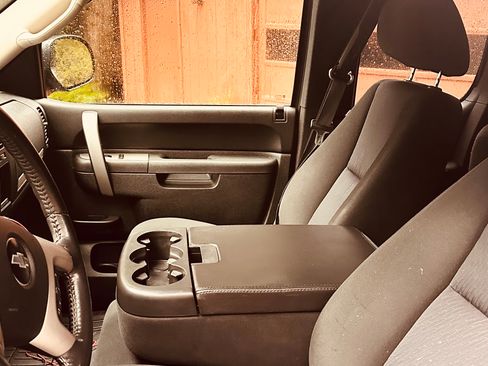 Used 2010 Chevrolet Silverado 1500 LT w/ Power Pack Plus image 4