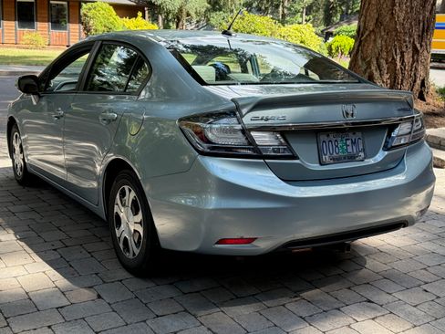 Used 2013 Honda Civic Hybrid Sedan image 6