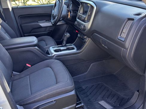 Used 2017 Chevrolet Colorado LT w/ LT Convenience Package AWD/4WD image 15