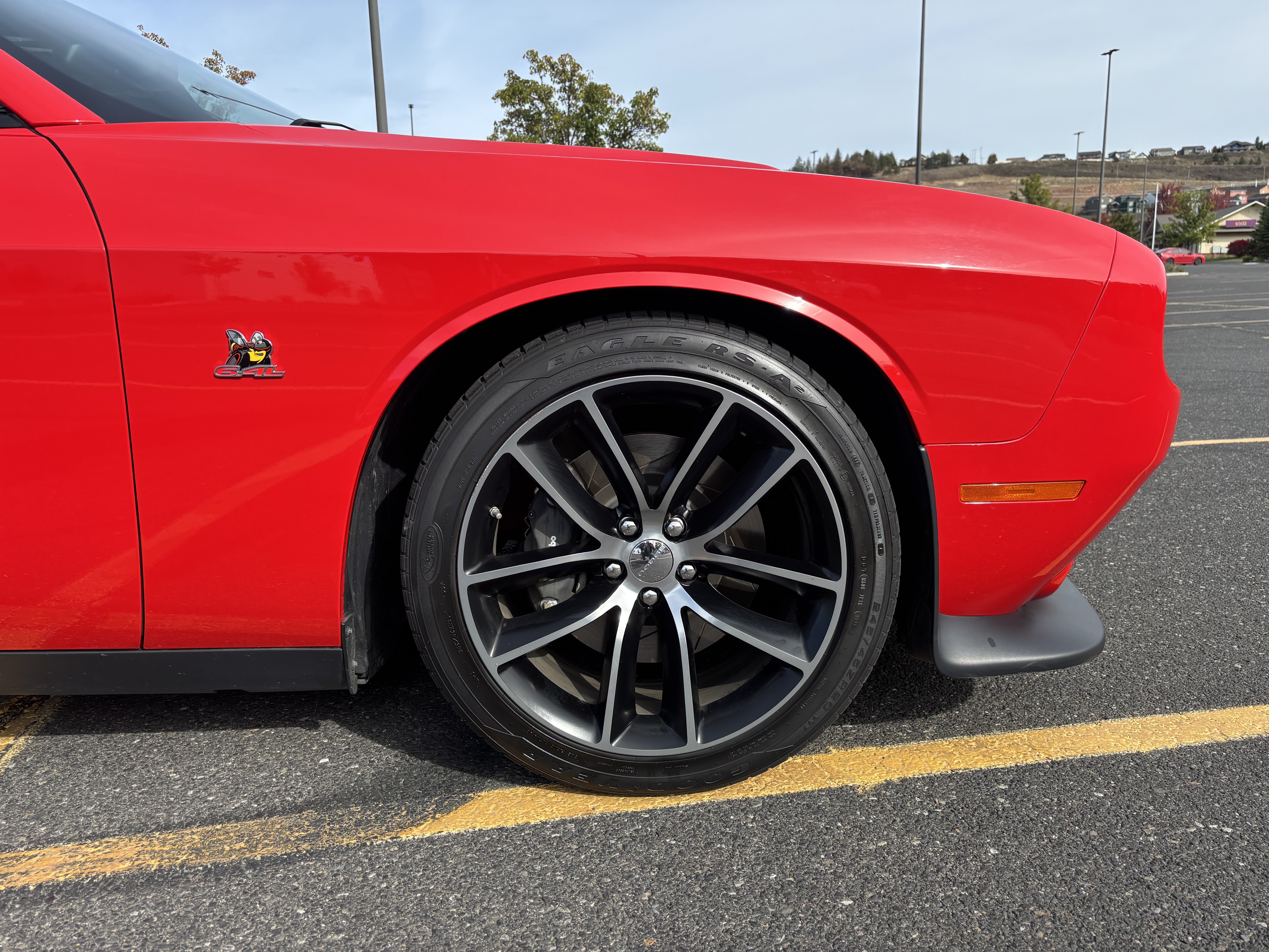 Used 2016 Dodge Challenger R/T Scat Pack w/ Leather Interior Group RWD image 11
