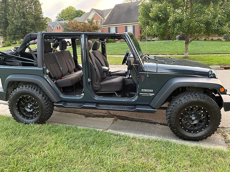Used 2018 Jeep Wrangler Unlimited Sport S AWD/4WD image 12