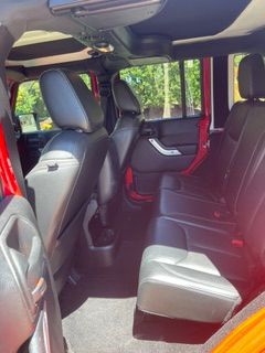 Used 2016 Jeep Wrangler Unlimited Sahara w/ Connectivity Group AWD/4WD image 15