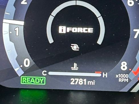 Used 2025 Toyota 4Runner TRD Off-Road Premium AWD/4WD image 4