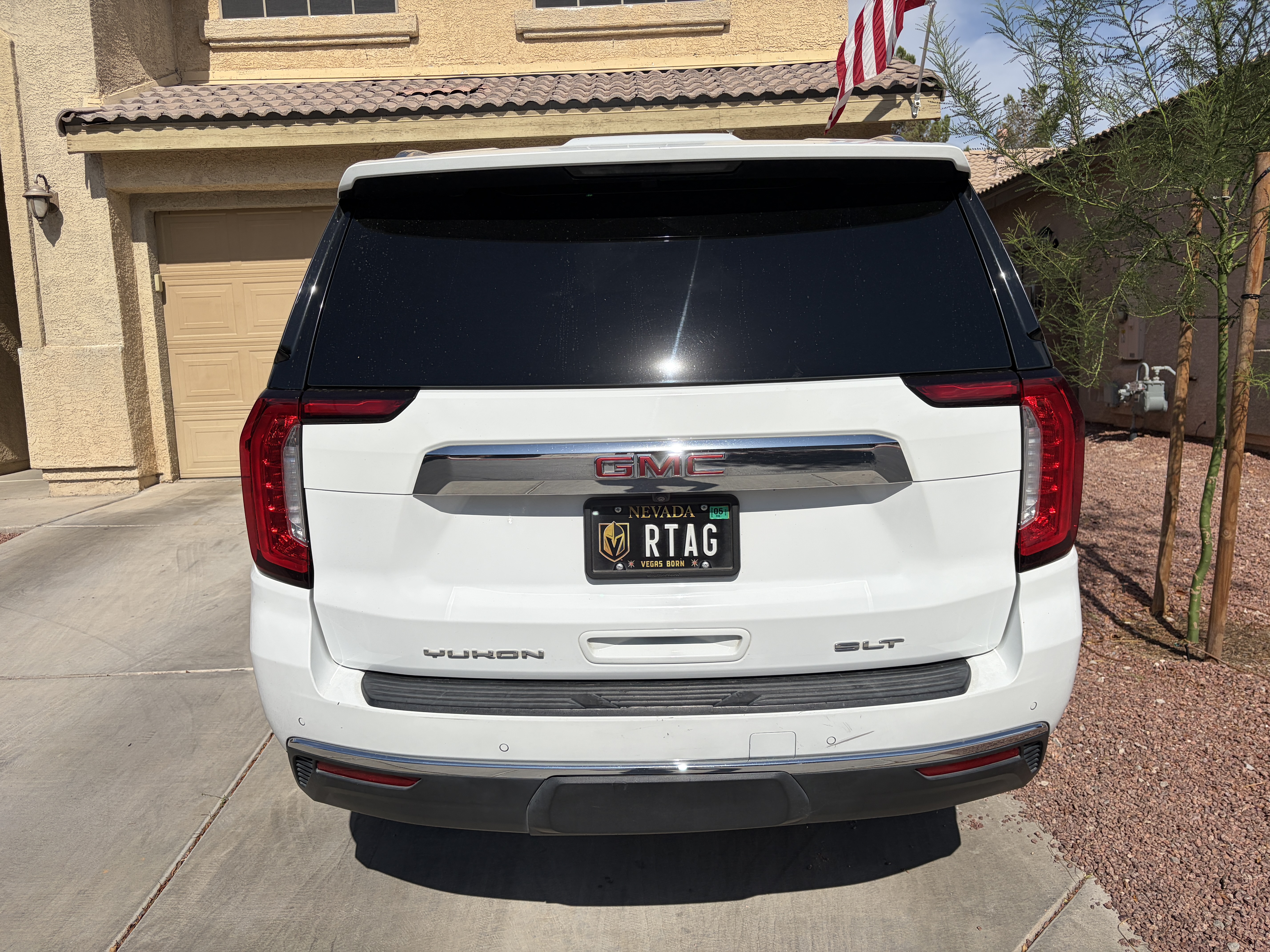 Used 2023 GMC Yukon SLT AWD/4WD image 5