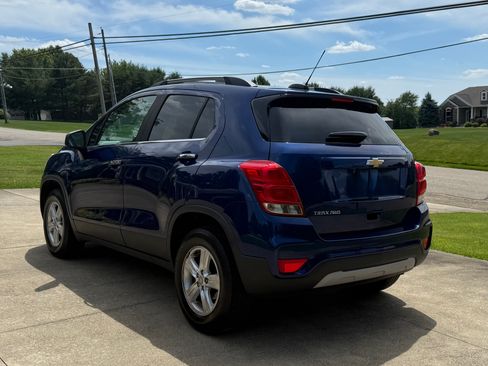Used 2017 Chevrolet Trax LT w/ LT Convenience Package AWD/4WD image 6