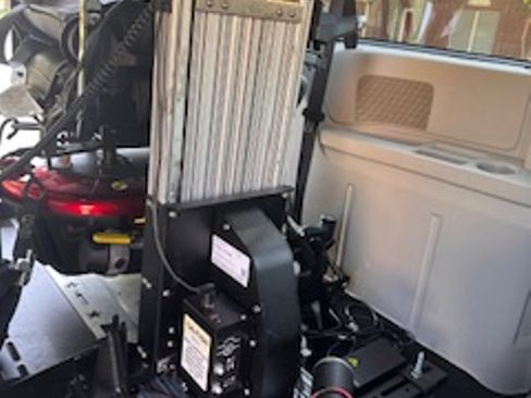 Used 2019 Dodge Grand Caravan SE w/ UConnect Hands-Free Group image 12