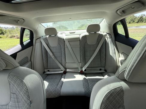 Used 2022 Volvo S60 B5 Momentum image 8