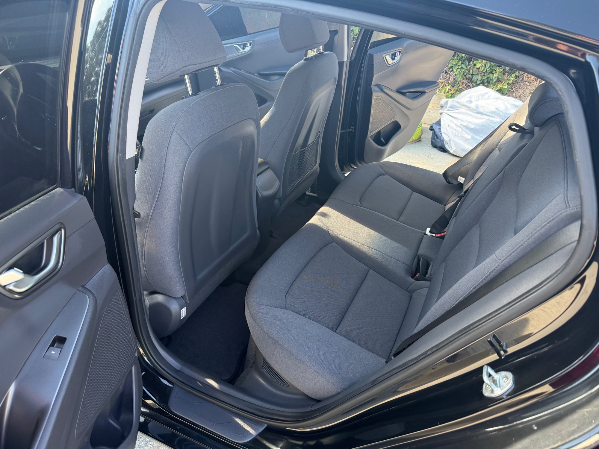 Used 2020 Hyundai Ioniq SEL FWD image 11